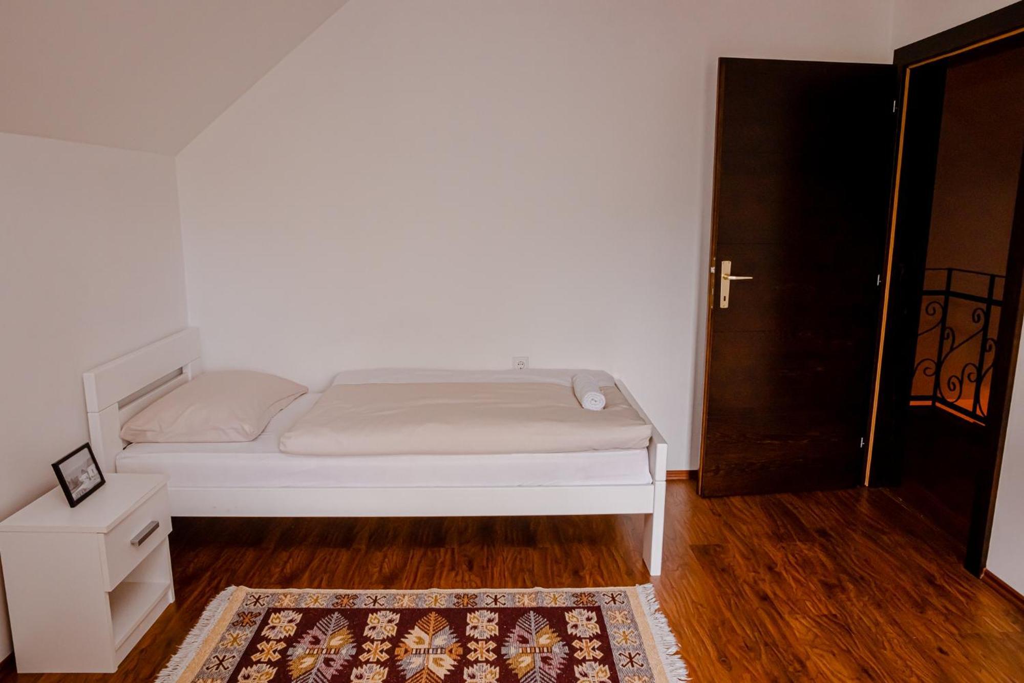 Holiday Home Avita Bihac Ngoại thất bức ảnh